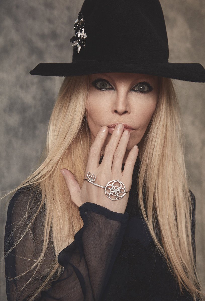 pattypravo's tweet photo. Photo by @adrianorussoph dalla mia intervista sulla rivista trilingue @spaghettimag_ !! Make Up @pabloardizzone  Hair styling @Andrew_ciao Stylist Emiliano Conte #pattypravo#spaghettimag#interview #fashionmagazine https://t.co/XB07JLs6Ry