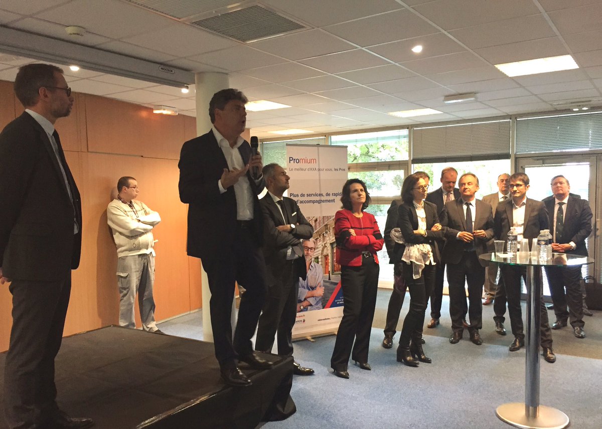 Salle comble à #Pessac pour rencontres @mbebear @Delphmaison <a href="/MarieeOlivier/">Olivier Mariée</a> départ lancé #wego <a href="/JulienSteimer/">Julien Steimer</a> #AXA