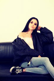 sbadgirlxox's tweet photo. -I need love
To hold me closer in the night
Just enough to feel my body come alive
When my bones starts breaking, my heart starts shaking
I need love, need love...🎶🎶 https://t.co/7qsq8jab0k