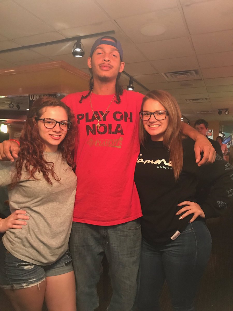 kurlyraelyn's tweet image. lost my brother yesterday 😔. Nothing has ever been this hard b4....I miss yu sm 💔😭...you were the best Tyler ...you'll nvr be forgotten . I'll always hold yu down . You were the best big brother ever 🤕👼🏽✊🏽 #riptc