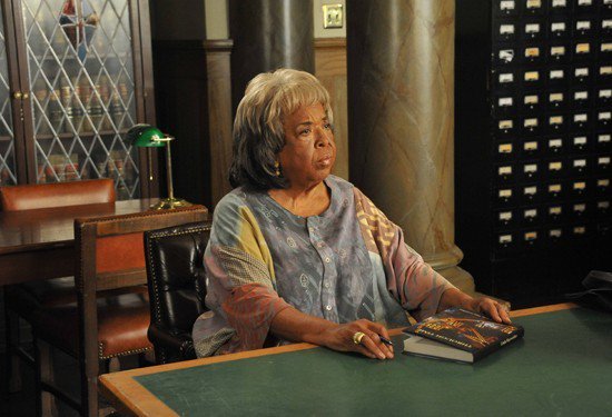 Peter_LSullivan's tweet photo. RIP Della Reese. I was blessed to have the opportunity to work with this show business legend on my @lifetimetv film #DearSecretSanta and she was an absolute joy to have on set. What a wonderful, exceptionally talented performer. She will be missed. https://t.co/2v9jwfvGX8