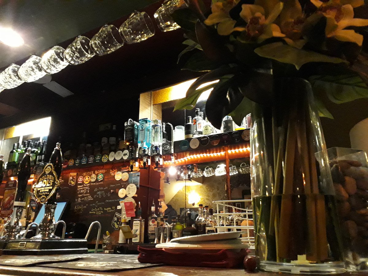 Shonette's tweet photo. Name the pub #MondayPints https://t.co/QCPBHtIH07
