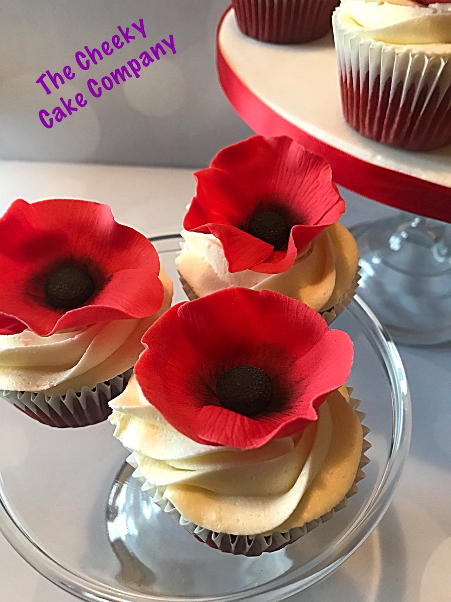 cheekycakec's tweet photo. Sugar poppies #RedVelvet #CupCakes #ohsoyummy #devoncakemaker #cakeart https://t.co/oPI8e7Y5DV