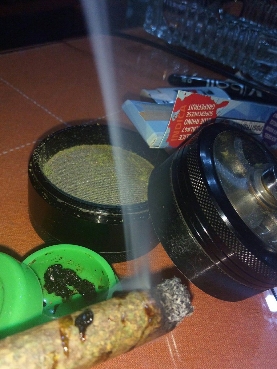 el_tirandela's tweet photo. ... A merendar.. !!
#weednastardes familia
#autocultivo
#RegulacionResponbsable https://t.co/S65QsSxgnY