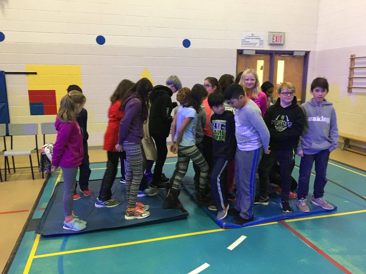 Playing pirate ship with @BeThePulse_ !Using teamwork to get our team across the gym.<a href="/ThomasMoreOCSB/">St. Thomas More School</a>