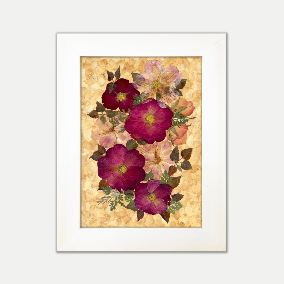 Pressed Flower Art. I use flowers from my garden etsy.me/2mKYBBX
#homedecor  #pressedflowers  #driedflowers  #wallarts