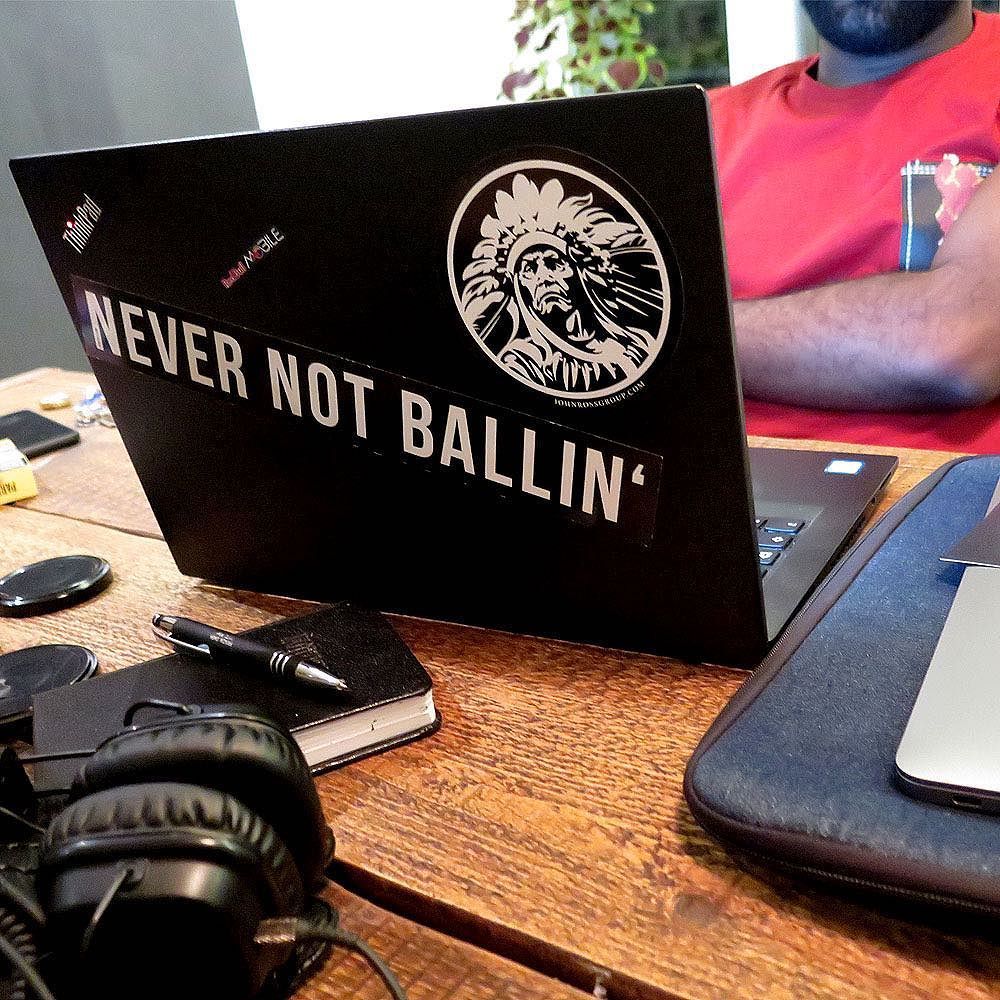 "Never not ballin!" #nevernotballin #nevernotworking #specialguestphil #jrgstudioresidence #livingthedream
#johnrossgroup #chiefjohnny ift.tt/2zXv5Ml
