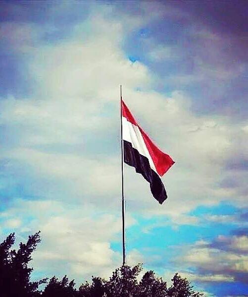 stormtogiveback's tweet photo. الى من يتخندقون في خنادق البطولة والشرف ويتمترسون في متارس الرجولة ويسطرون اروع الملاحم والتضحيات للوطن لا لاجل سلاله اوجماعة
تريد فرض اجندتها الدخيلة على الشعب اليمني
دعواتكم لابطال
#الجيش_اليمني وكل من يجهزونة ويدربونة لكي تظل راية #الجمهورية_اليمنية ترفرف https://t.co/3rgFEvXRsc