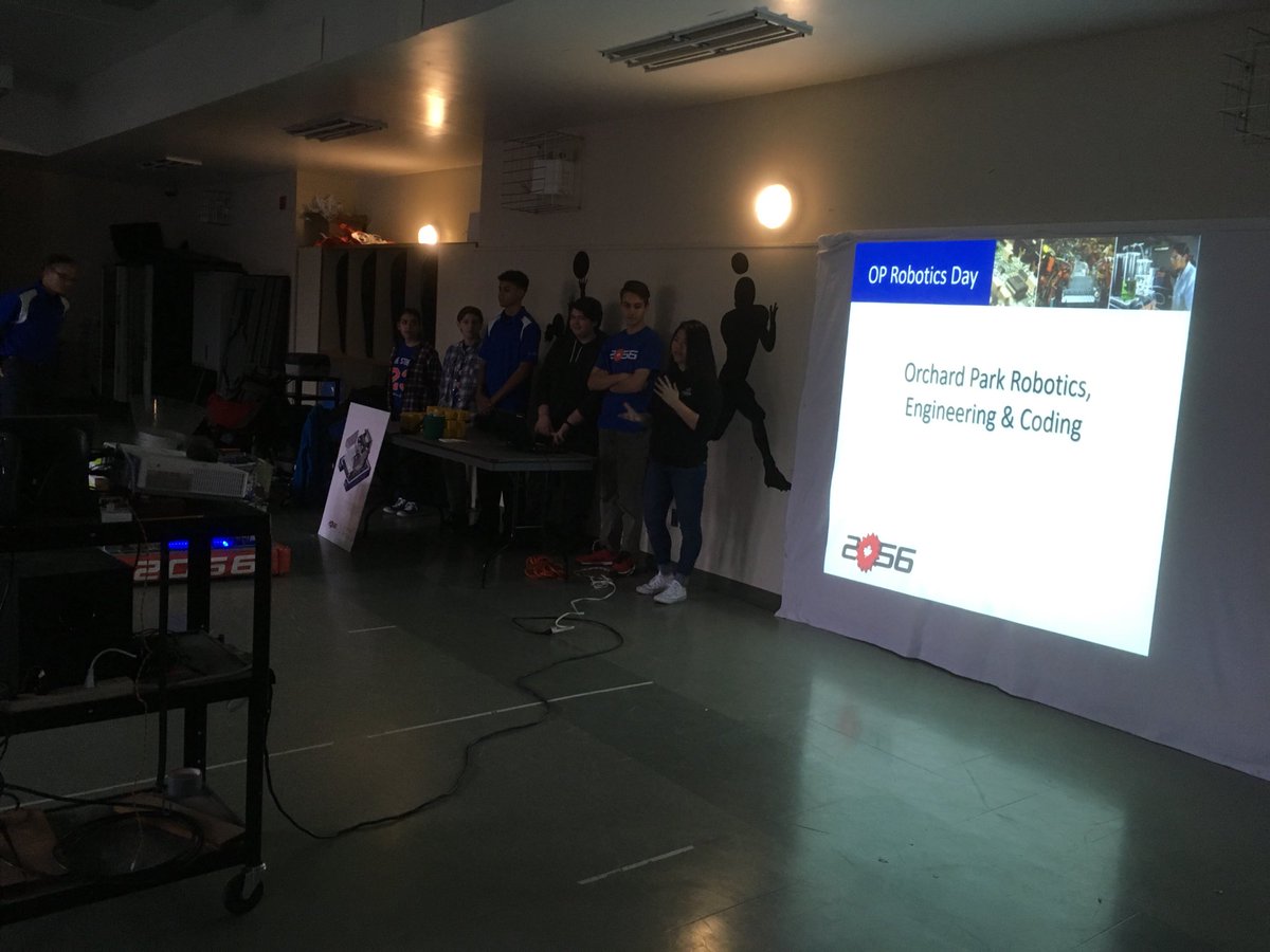 frc2056's tweet photo. Learning some coding and STEM with @chisholmacademy and @VEXRobotics https://t.co/QjAMygdiRD