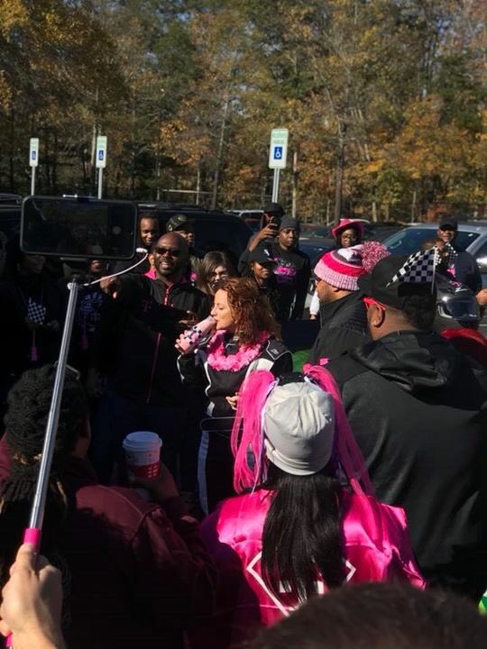 Dave_A_Thompson's tweet photo. One legend deserves another that’s right the 88 car Dale Jr. and Callie in Winners circle for making us famous for Care!BHAM#RunasOne @CallieField @m_wan4life https://t.co/le9XFOlYL7