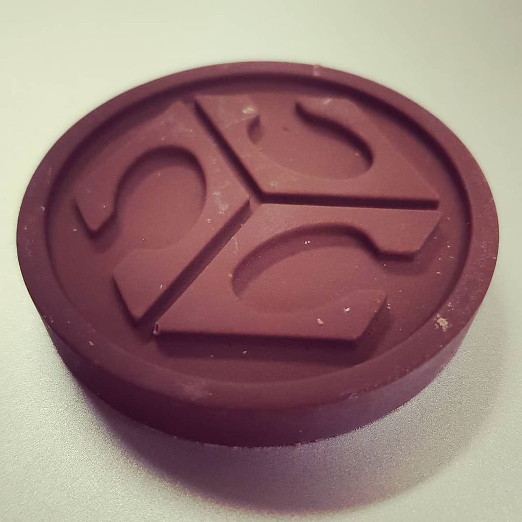 fablabcardiff's tweet photo. We would have photographed more... But, oops, we ate them all! Handmade FabLab chocolate by @thechocosaurus in his new mould 3dprinted in @fablabcardiff #chocolate #3dchocolate #innofil3d #ultimaker #siliconemould #fablabs #csad https://t.co/Pou5IFsiaM https://t.co/AQi54lthbm