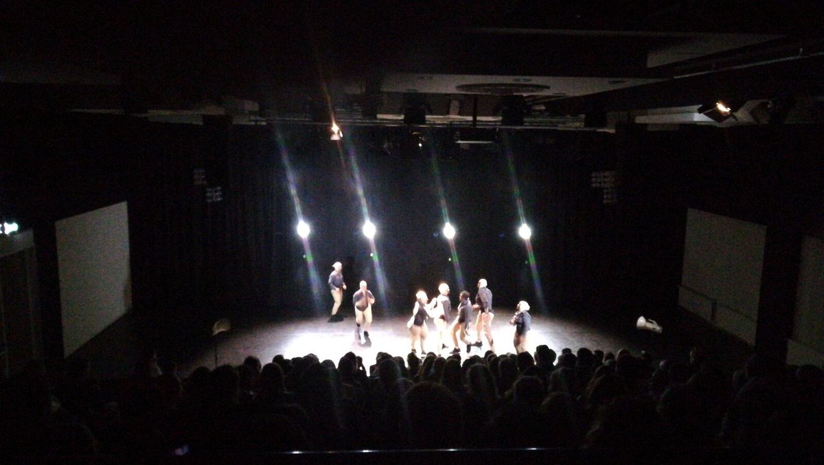Stefannoor's tweet photo. Sochtends en smiddags een theater voorstelling en savond gewoon congres! En gewoon in de zelfde zaal #teamPlaza #MartiniPlaza https://t.co/5rZHkrad59