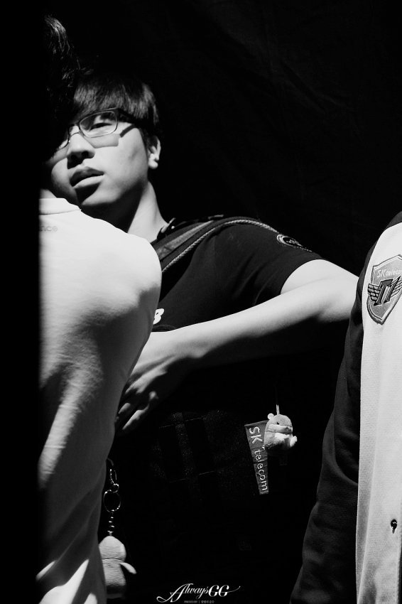 Minhtieu1994's tweet photo. Happy birthday, Bengi..
Wish best for you, A boy of November..
#Happy_Bengi_day 
Cre: on pic. Tks Masternim.. https://t.co/48sg0xQdHk