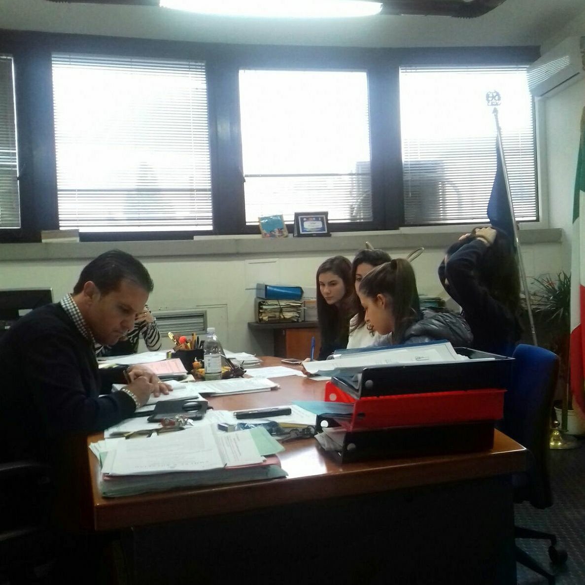 teamh2o1's tweet photo. I presupposti per sviluppare al meglio la nostra ricerca ci sono: determinazione e coesione.
PRIMO INCONTRO con il Sindaco di Bovalino, Avv. Vincenzo Maesano e con l'Avv. Dattilo!  #ASOC1718 #depuriAMObovalino #rifunzionalizzazionedegliimpiantididepurazione #fondieuropei https://t.co/0eFJDavc9T