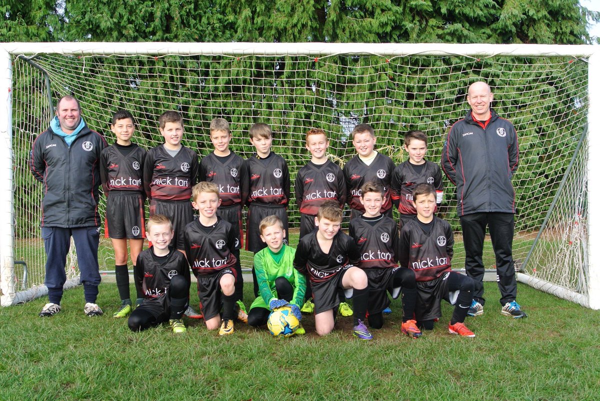 AeoniaActive's tweet photo. Bridgnorth Spartans FC looking fantastic in there Aeonia football kit.  #footballkit #aeonia #football #clothing https://t.co/beYG2jEz9O