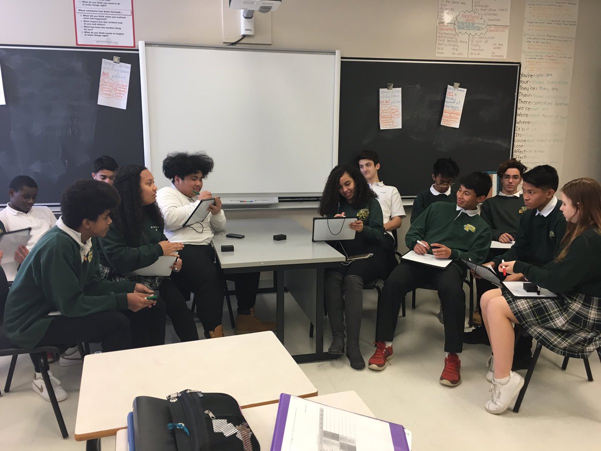 Ms_Siok's tweet image. Practicing our debating skills in ENG1D #learningpartnerships #flexiblelearningenvironments #globalcompetencies @stpatricksIRISH #stpatsworks