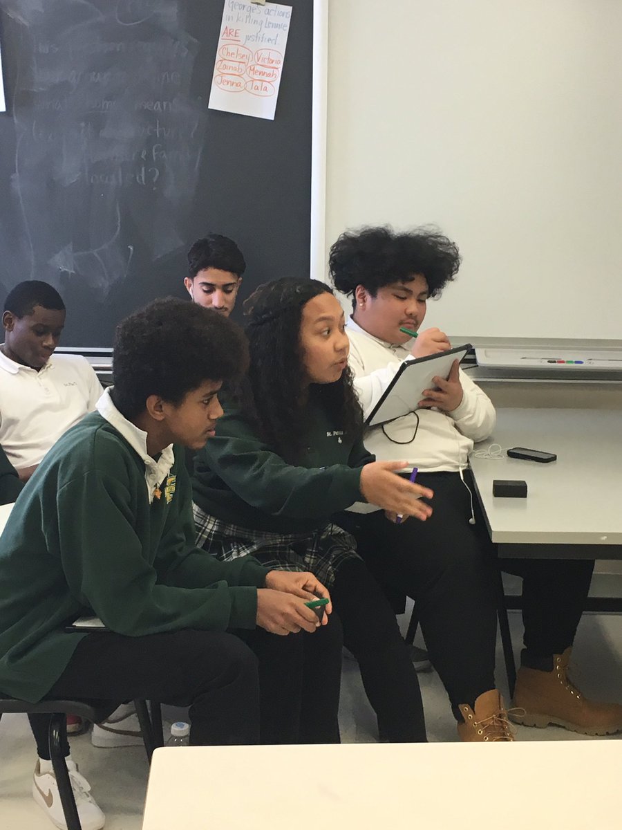 Ms_Siok's tweet image. Practicing our debating skills in ENG1D #learningpartnerships #flexiblelearningenvironments #globalcompetencies @stpatricksIRISH #stpatsworks