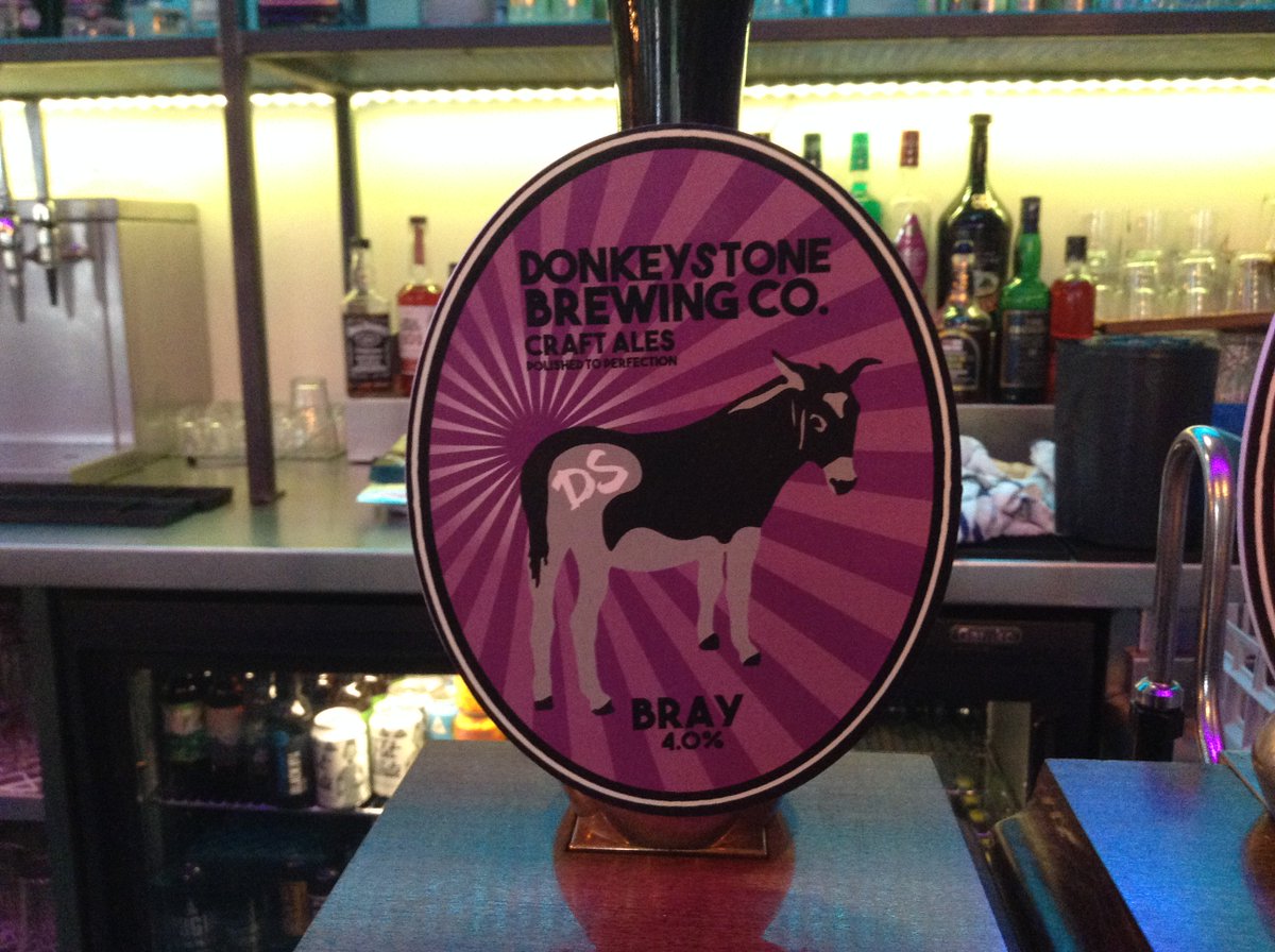 albion_tap's tweet photo. ..........landlords ,publicans, festivals, organised events , get you hands on the hottest brewery in the north west... Honest. 😀. Bray, DPA, DAPA, HOPPINSESH , Bad ass blond. And Javavanilla stout. Get a barrel on an see fly.🛫. Sold out in two hrs at Rochdale beer fest. WOW https://t.co/b3ln2riZ7B