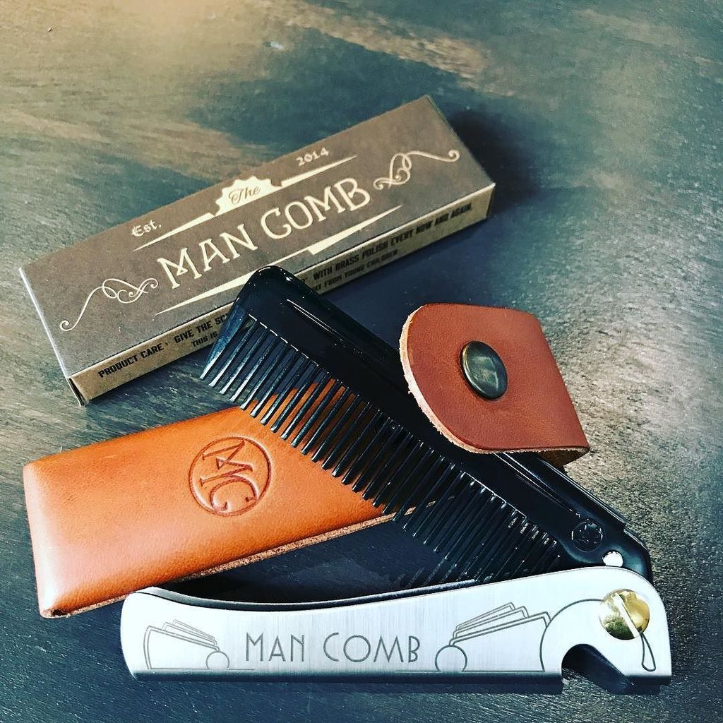 porterandcole's tweet photo. MAN COMB - His perfect gift #mensstyle #mensfashion #flipcomb #giftsforhim https://t.co/fg3OcOl0D8 https://t.co/IzerXybWkV