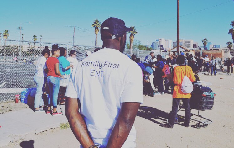 SittingPPodcast's tweet photo. The past Sunday, Family First and Sitting Pretty partnered with Give with Grace for the Share the Warmth (Food &amp; Clothing) Drive! This was an amazing experience, it was very rewarding being able to give back! #fament #sittingpretty #community #food #givingback https://t.co/tyjlV50hfq