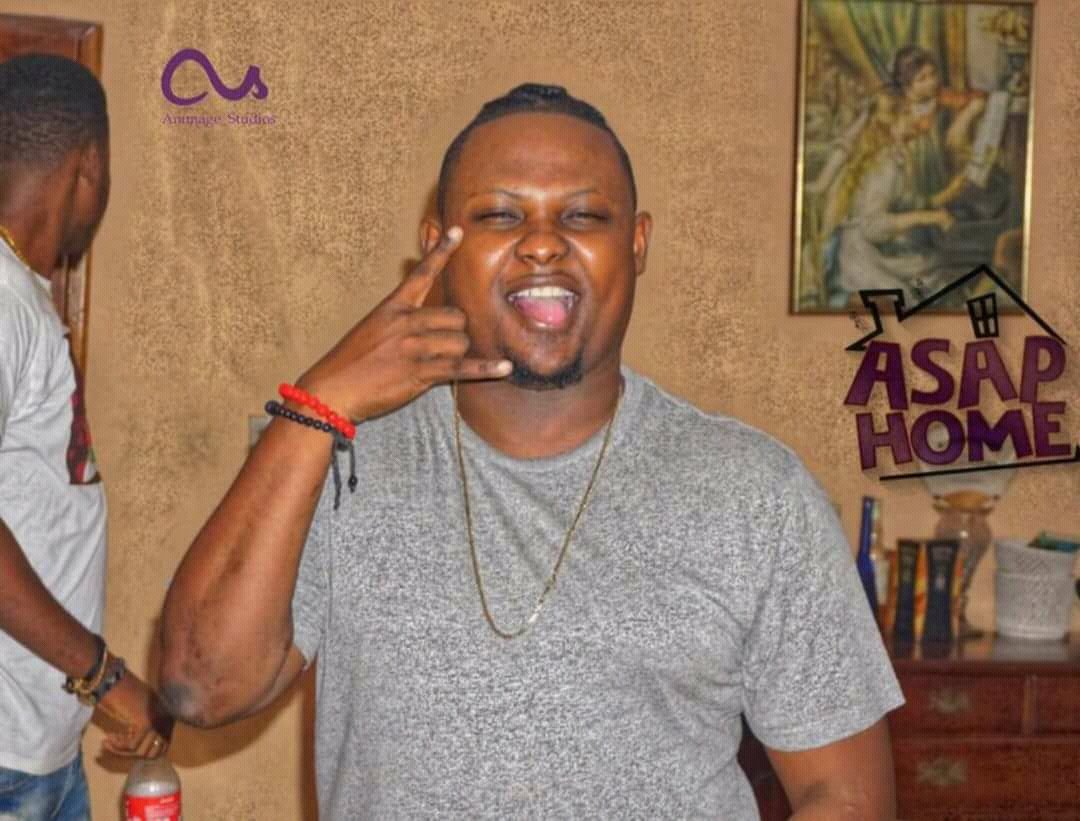 AlceJameson's tweet photo. @bmixx_dj ki tap byen pase nan #asaphome wiiiii...men lap kraze #skyfm lan la wiii https://t.co/OQEDcoOOXV