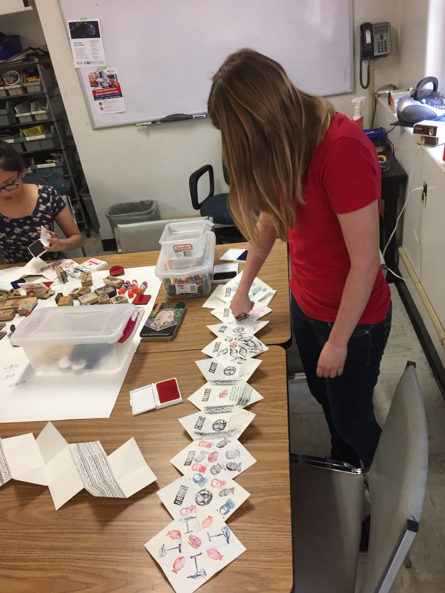 craigr's tweet photo. Art methods: Creating diamond books today. #ufsaah #arted https://t.co/6e1gXDf5dc