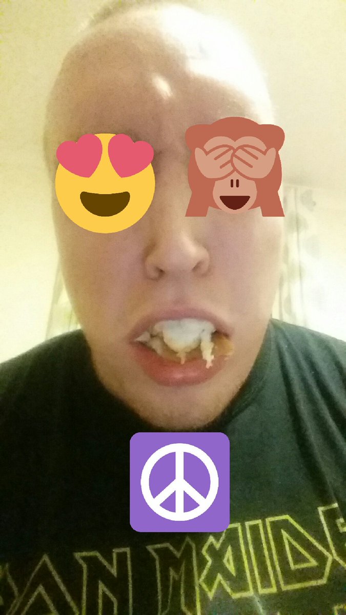 KhyphenManTMV's tweet photo. Do ythink theres a guy - Scottish Chippys - whose job it is to take the term "DRY roll" SERIOUSLY!?!
E.G. yer delicious-golden-warm potato-deep-fried Chips ENCLOSED WITHIN what is essentially: an edible-bread-cave made of shite towels #drierthanhair #sand #seeside #photofinished https://t.co/gc6iRwZSuQ