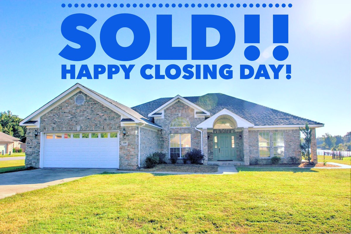 JenNickersonAR's tweet photo. Yay!!!  Happy Closing Day to my sweet sellers!  We did it!!  💕 https://t.co/2CXOAr40bd