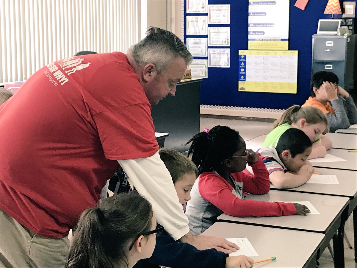 mes_bulldogs's tweet photo. Our enthusiastic Academic Facilitator Mrs. Dietrich co-teaching with 4th math teacher Mr. Davis! #areaModel #division #inverseMultiplication #standardalgorithm #skipcounting #illustrations #equalsharing #picturemodel https://t.co/dbWr7Hzr0d