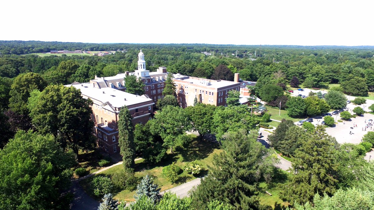 DroneDispatch's tweet photo. The Xavier's School for Gifted Youngsters is looking nice this time of year 👀
#DroneDispatch #dronephotography #aerialphotography #dronestagram #drones #dronesaregood https://t.co/ZzRexKTiwg