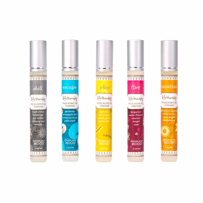 LifetherapyUSA's tweet photo. Traveling this holiday season? Pick up a few of our TSA approved mood boosting goodies! #travelsize #fragrancetogo #madeinUSA #stockingstuff https://t.co/pmilR1nOPu https://t.co/7b4AeZT1Zt
