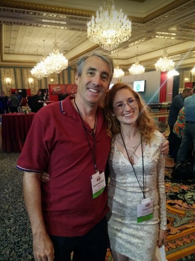 vegas_aces's tweet photo. Hanging with the @Wizard0fOdds at the 2017 #CuttingEdge #TableGamesConference https://t.co/DgdW4PB5R8