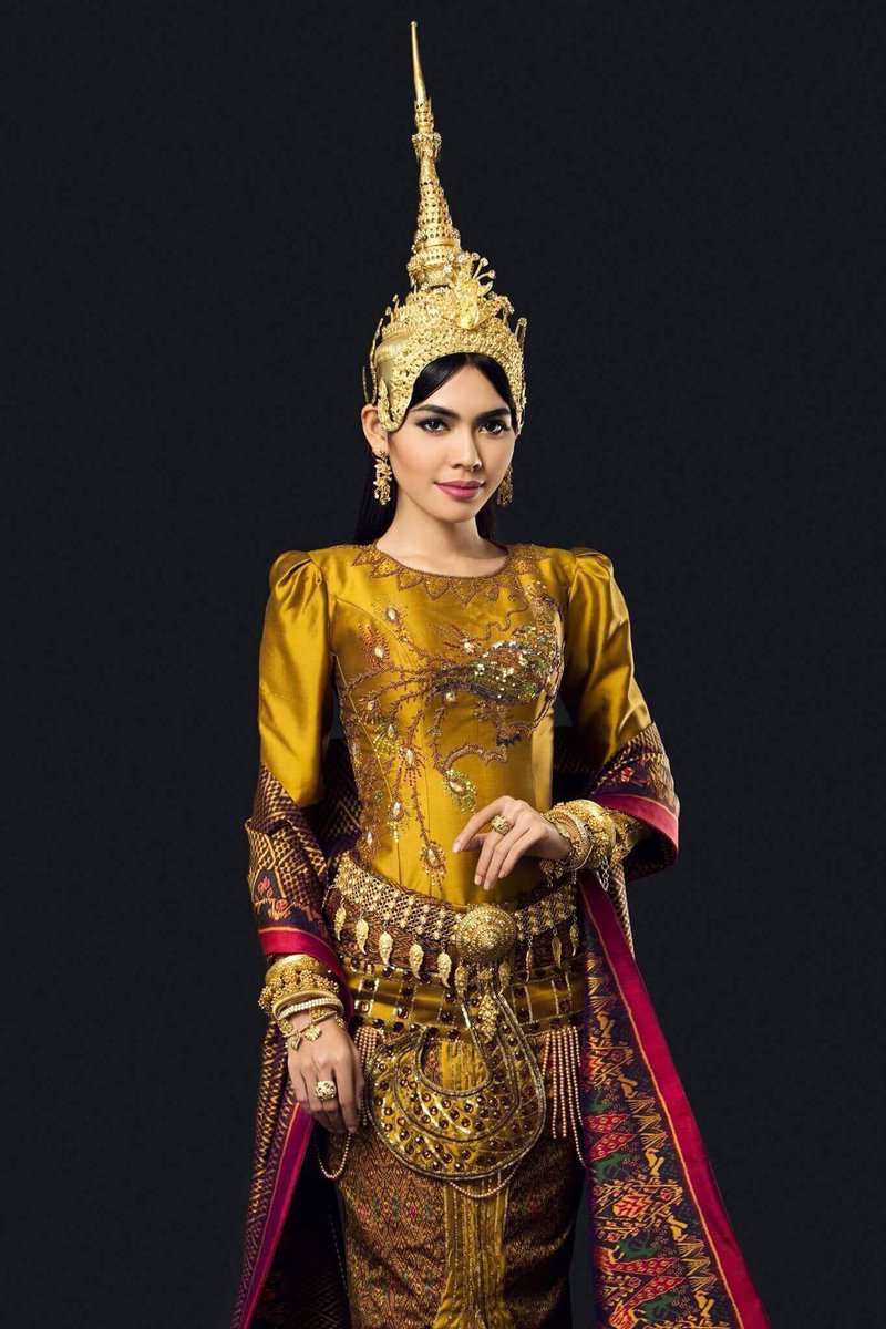 romyrstyle's tweet photo. National Costume of Sotheary By

retweet

#MissUniverse #Cambodia https://t.co/sUNjnAesfa
