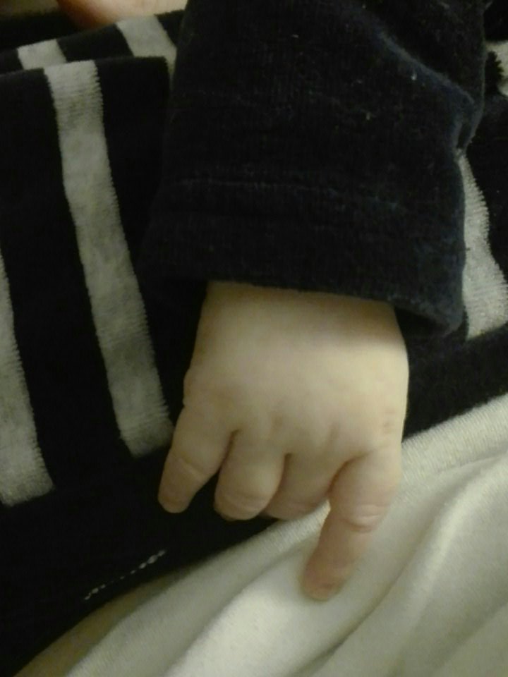 AlisonBerthe's tweet photo. Kiwi mon amour de bb 👶👶👶 jtm https://t.co/ZxDGfmk0cA