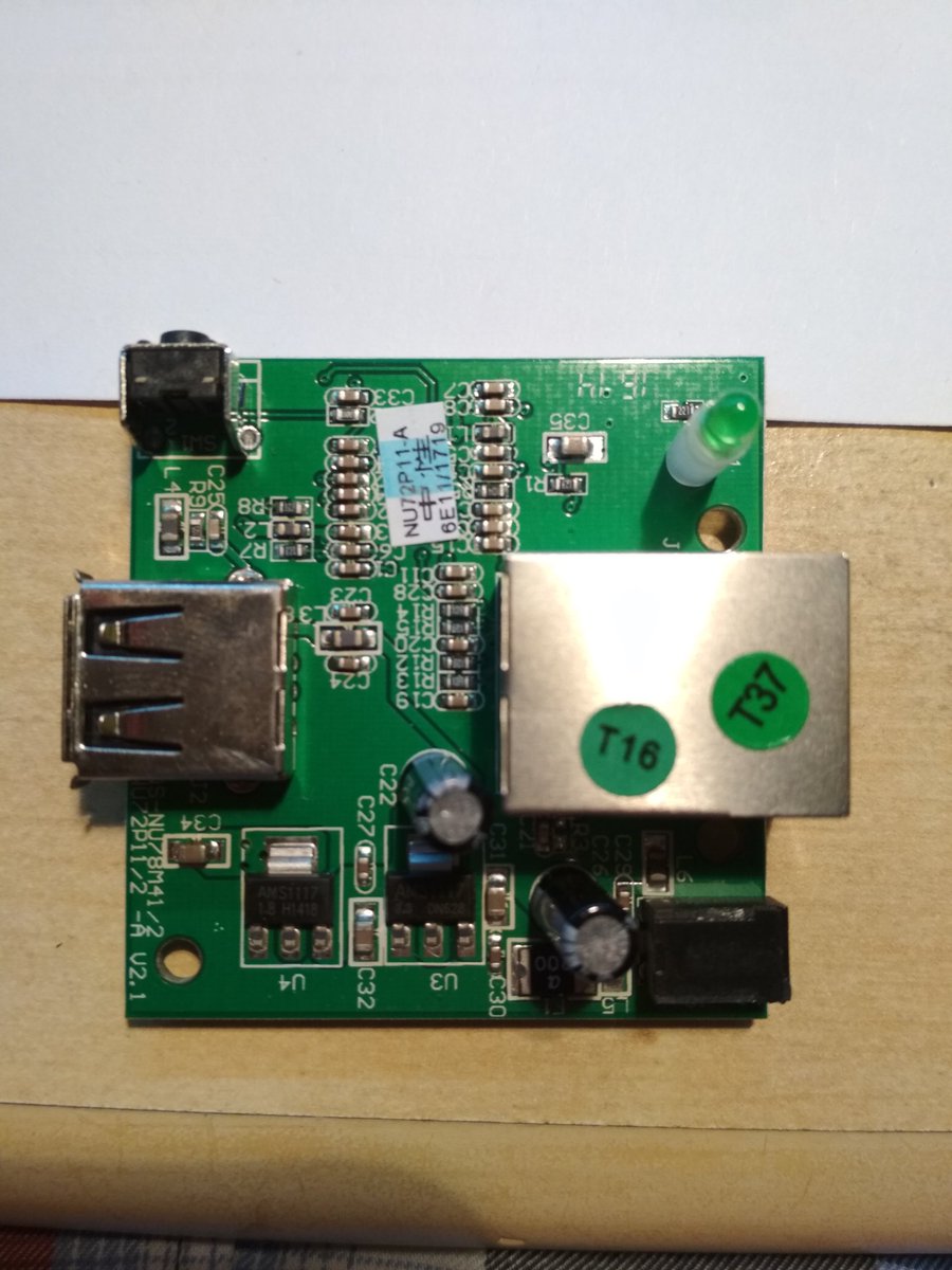 Daniel_EA4FFI's tweet photo. Inside USB to Ethernet converter. EST chip ¡ASIC! https://t.co/71zrmEqRlk