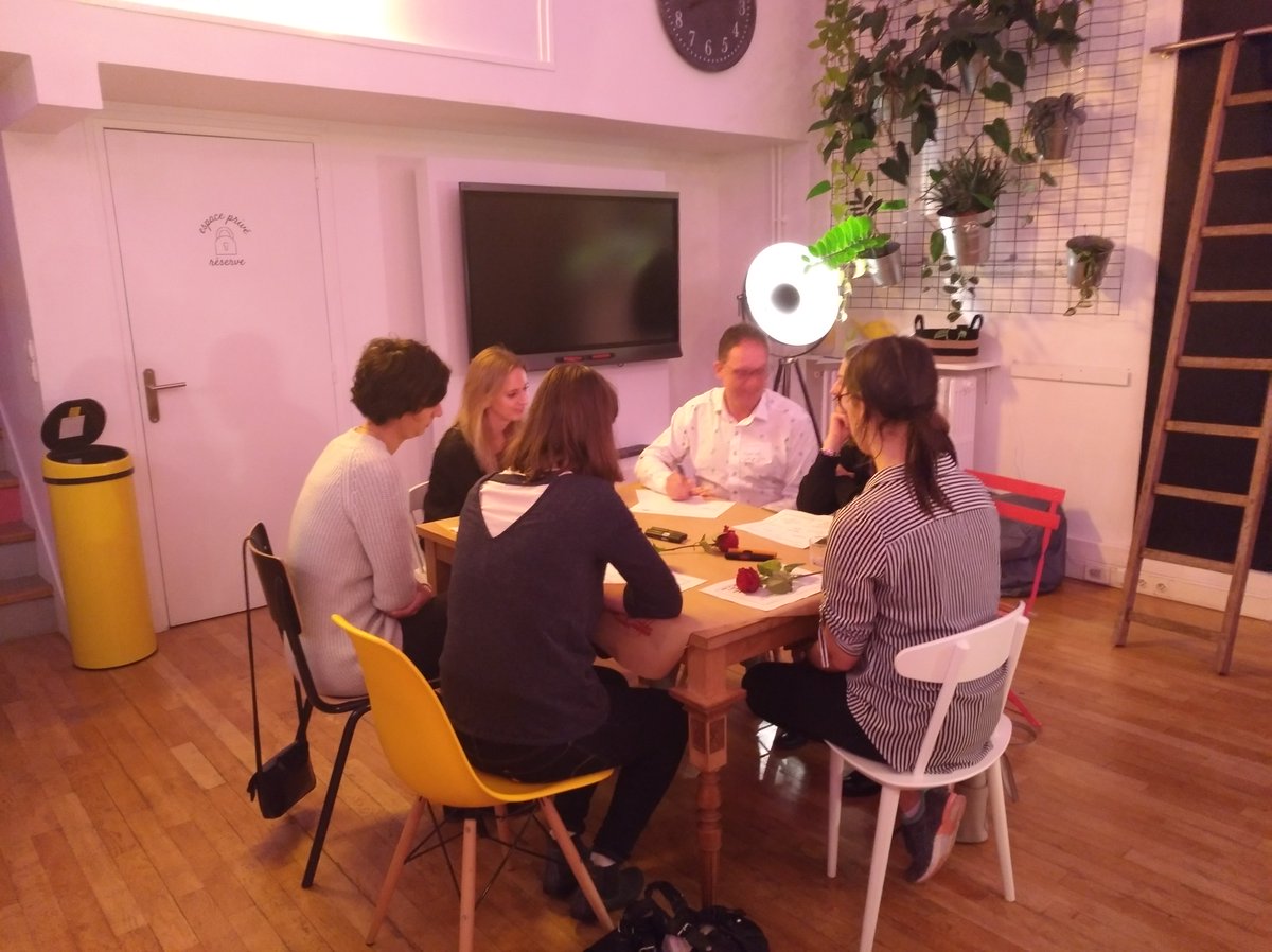 Après le chant du coeur, place à la rencontre en silence entre les membres de chaque groupe #TPasCap #innovationrh #rh