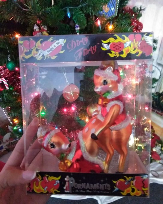 Christmas is coming lol ? https://t.co/MvEF9vqV9J