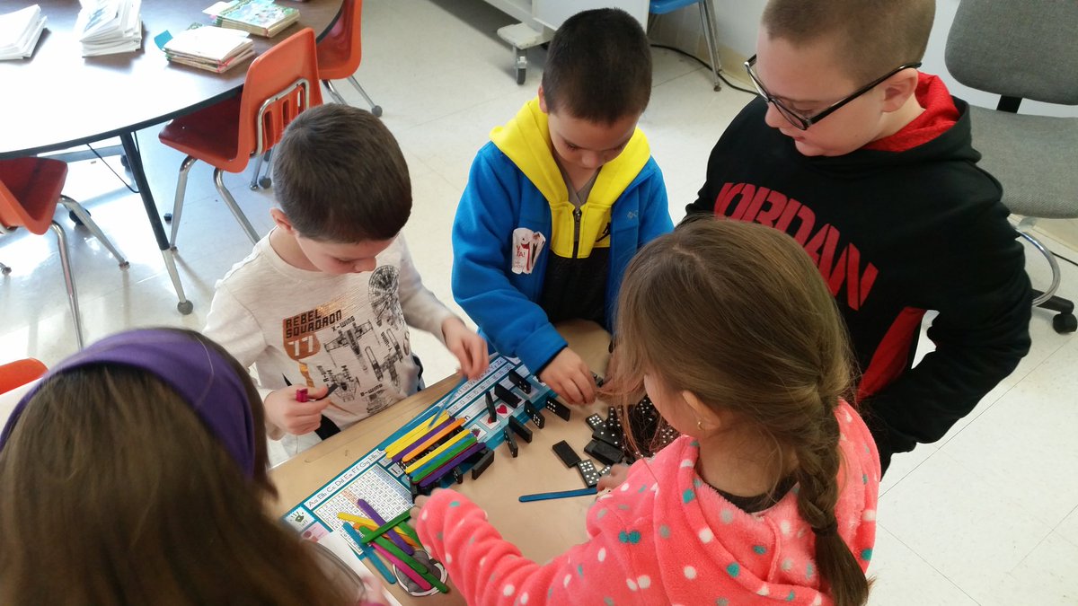 suzcogs's tweet photo. STEM Learning about surface,area,balance and stability! #Mashpee #cogskids #team166 https://t.co/ho7WtUKOxu