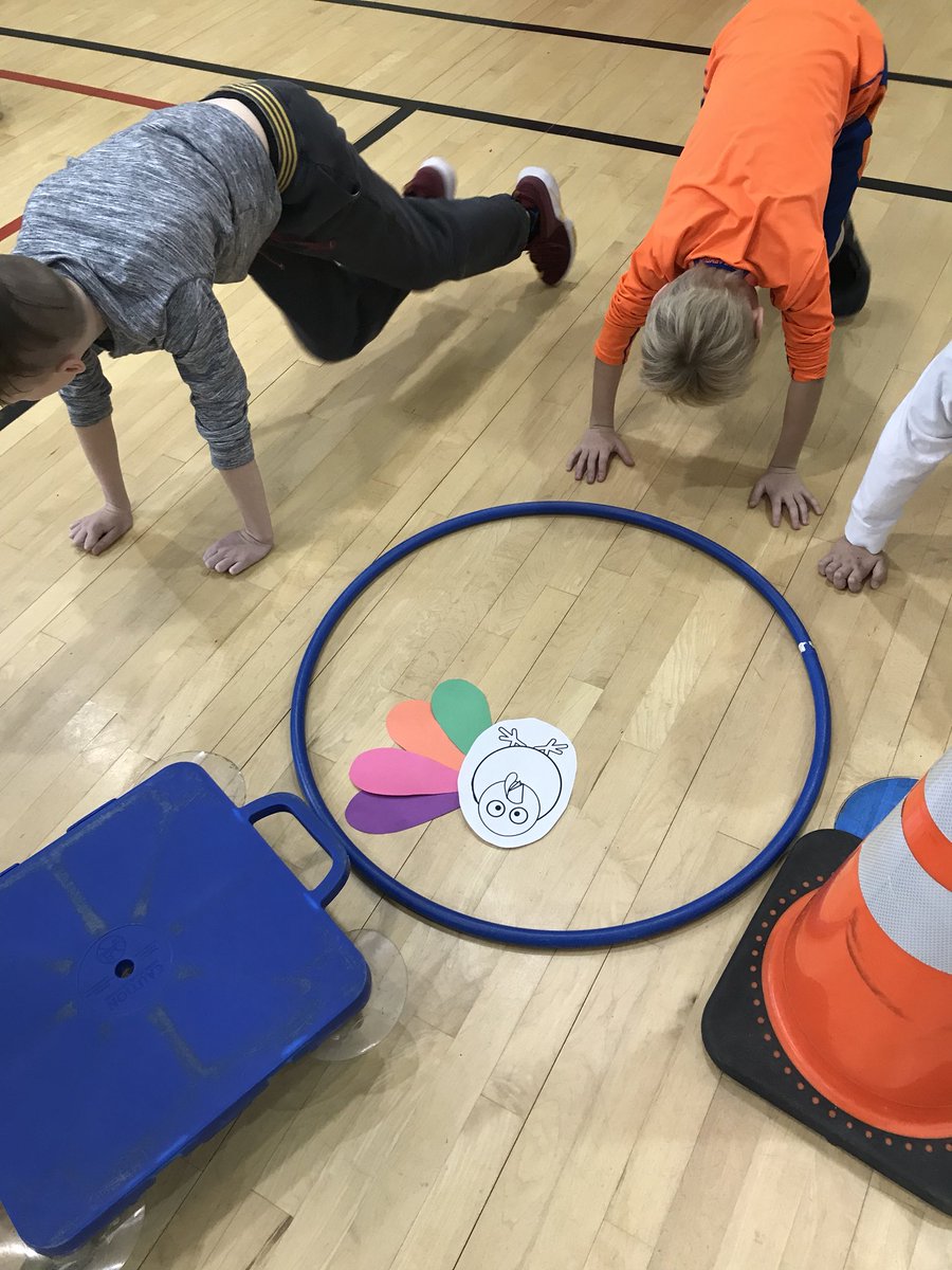 ALeRouxPETeach's tweet photo. Fun fitness turkeys today!! Learning and understanding health related fitness components! @AACPSHPED #PEmovesMD @MDPhysEd @FolgerMacCAKrew #fitnessisfun #thankfulformystudentsandschool https://t.co/LMAYsm4l1p