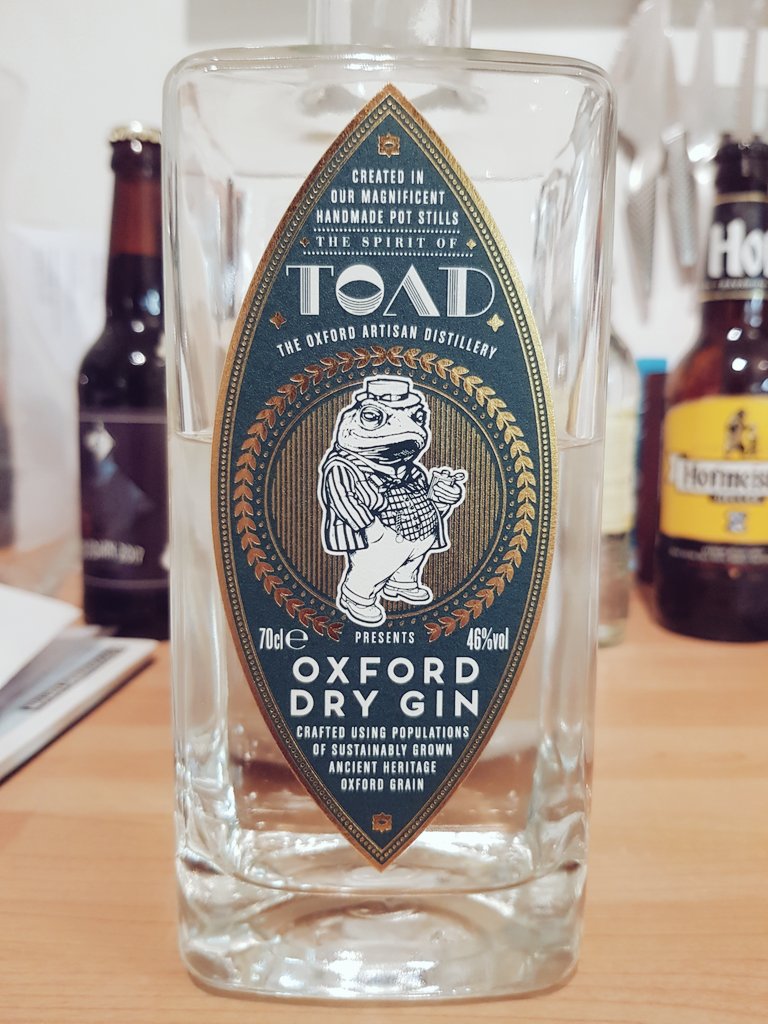 champdenwhite's tweet photo. Back from Cornwall #6hrdrive and having a much needed G&amp;T with @thespiritoftoad or #toad&amp;tonic as it's known. Fabulous, especially with new low sugar @RegencyTonic #satisfyinglylovely. I feel another one coming already :) https://t.co/CUancElAoH
