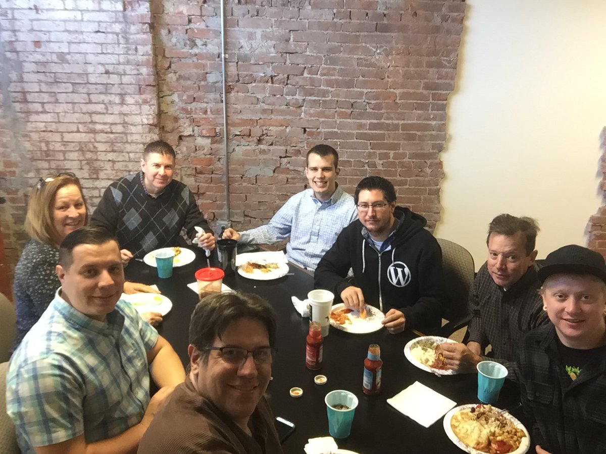 VisualImpactGrp's tweet image. Even though the whole VIG family couldn't make it, we still enjoyed a wonderful Thanksgiving lunch. What a great start to the week! #VIG #Thanksgiving #Thankful #PumpkinPie