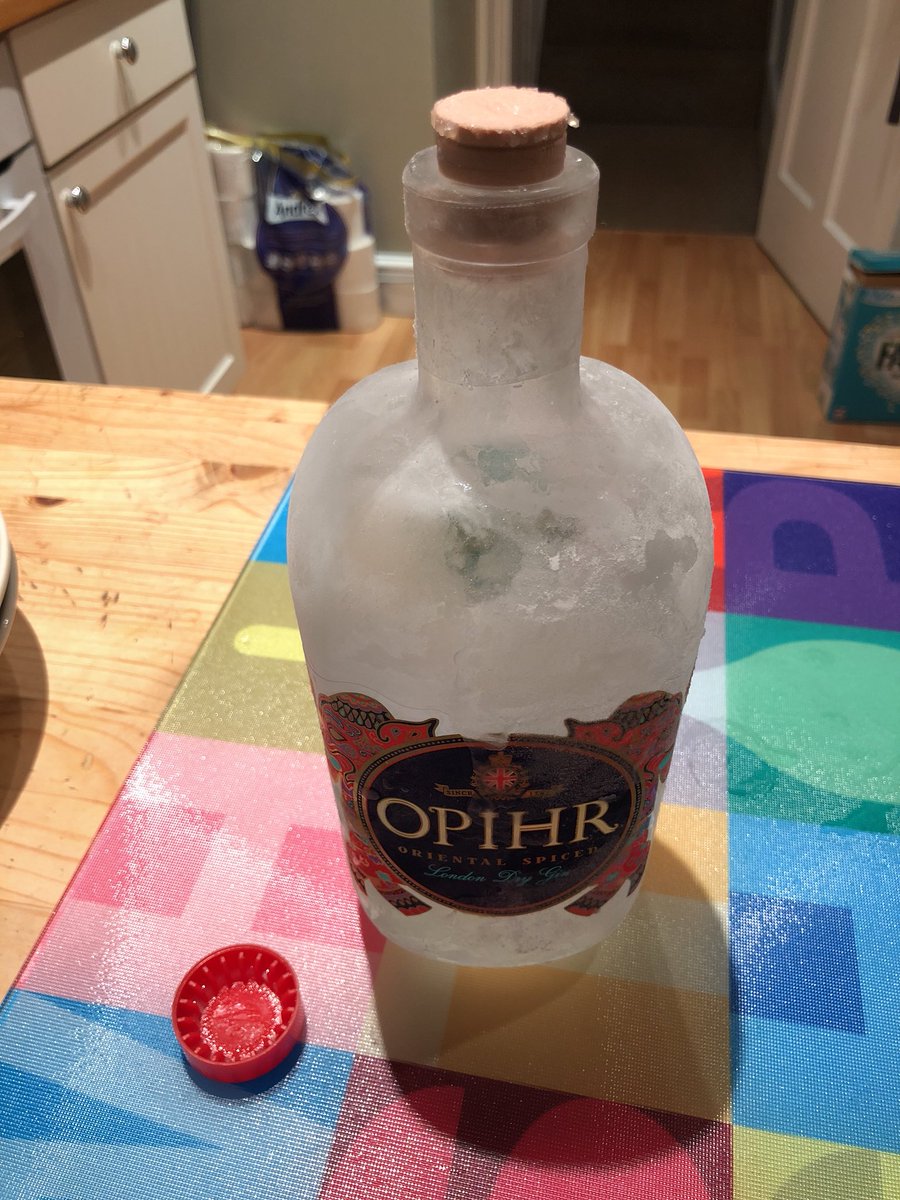 macambulance's tweet photo. @OpihrGin help! This has happened on two bottles in a row, what to do?! Currently pliers facilitate access but not a long term solution https://t.co/8UbdXZSUsL