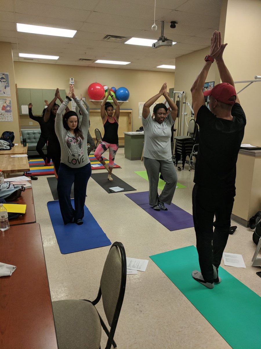 #ConcordeMiramar #OccupationalTherapy Asst. students practice #yoga for #PatientTreatment. Relax into new career -> buff.ly/2zYj21r