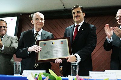 tonatiuhbp's tweet photo. Lamentamos el fallecimiento del doctor José Guerrerosantos, pilar en la formación de generaciones de profesionales en cirugía plástica y reconstructiva en la @udg_oficial por más de 60 años. https://t.co/s7o3EGgShc