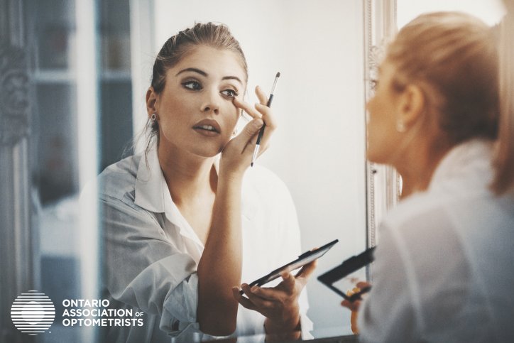 It’s pretty, but eye #makeup used incorrectly can damage your eyes. Learn how you can achieve your desired look without hurting your eyes: ow.ly/hBhf30gEC0Y
