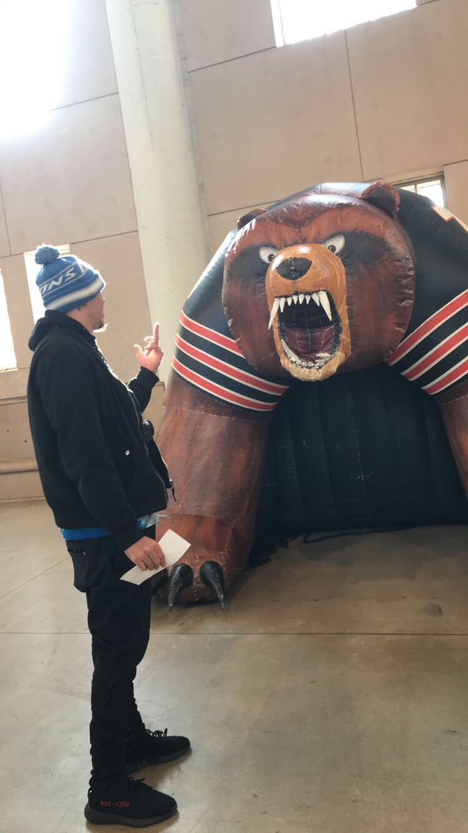 StylezSway's tweet photo. Nothing personal i just don’t fuck with you 🖕🏽🐻 https://t.co/5goRcA9YuV
