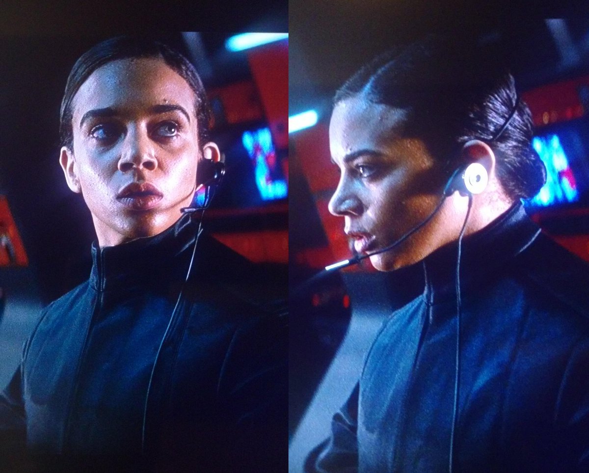 VersioVersions's tweet image. A #Starkiller base officer that looks A LOT like Iden Versio.

#StarWars
#TheLastJedi
