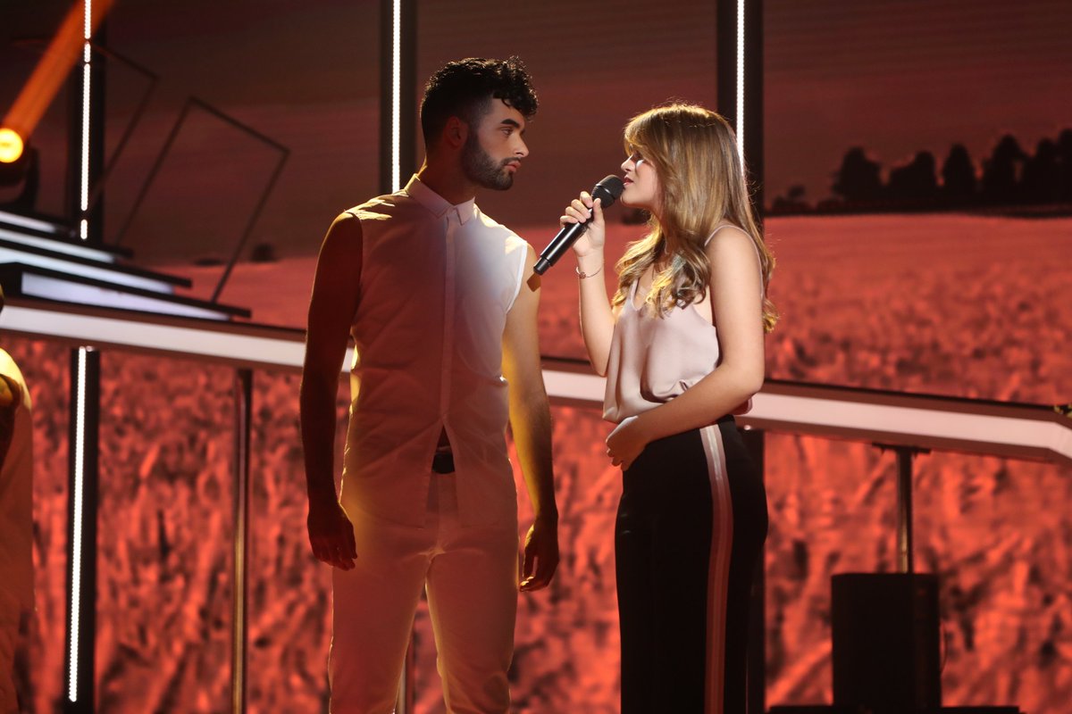 OT_Oficial's tweet photo. Llega el momento romántico de la noche… ¿Quién no ha llorado alguna vez con esta canción? Amaia y Aitana, “Con Las Ganas”. #OTGala4 https://t.co/ea8hBBhmCt