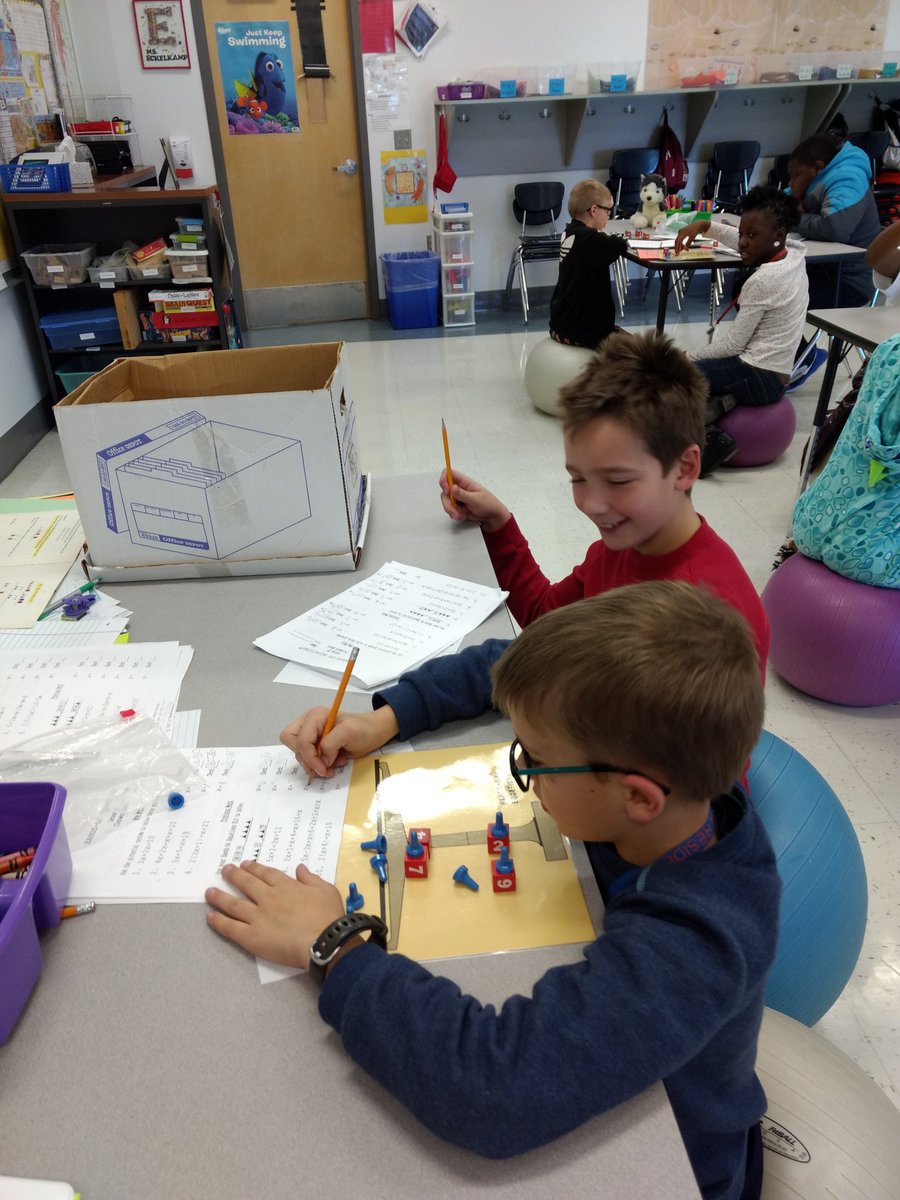 TeacherEck's tweet image. Working to #SolveEquations in #Algebra with 5th grade @HSDGifted.