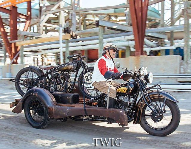 LowbrowCustoms's tweet photo. #bikehauler  📷: @djtwig #indianmotorcycle #indian #trog2017 #trogeast #trog #theraceofgentlemen #rideeverywhere # https://t.co/y2r2rw0e5y